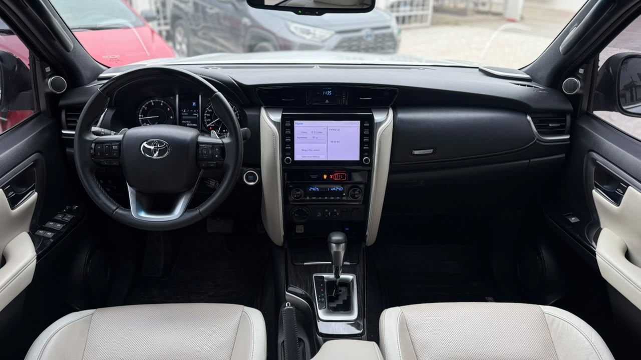 TOYOTA - SW4 DIAMOND  4X4  2.8  TDI   7 ASIENTOS  - AUTOMÁTICA - 2023